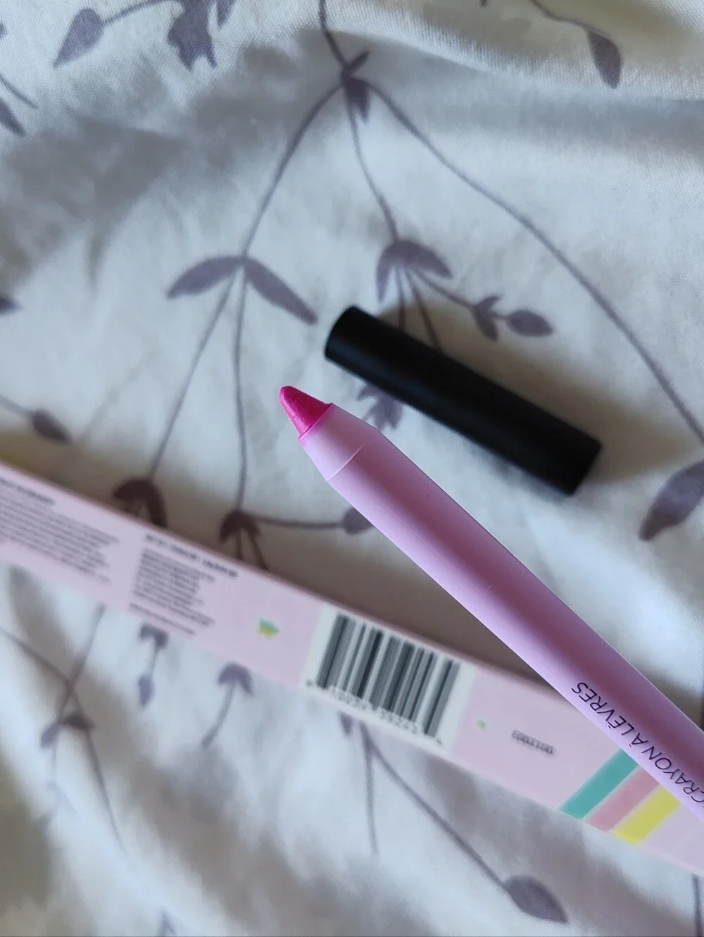 Kim Chi Yum Your Unicorn Mouth Lip Liner 04 Dragon Fruit Bright Pink